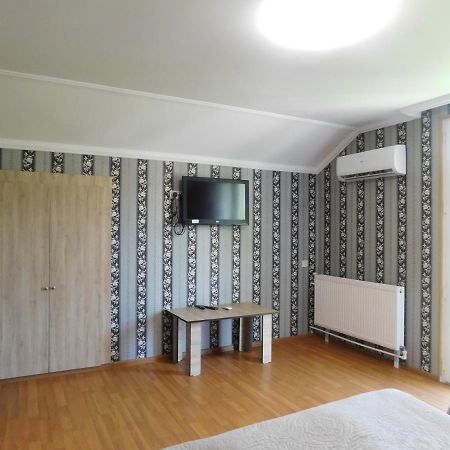 Akaki'S Guesthouse Borjomi Ngoại thất bức ảnh