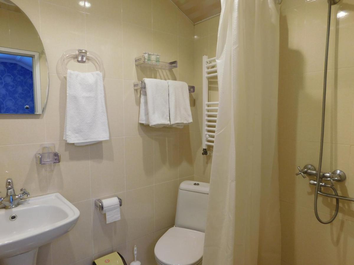 Akaki'S Guesthouse Borjomi Ngoại thất bức ảnh