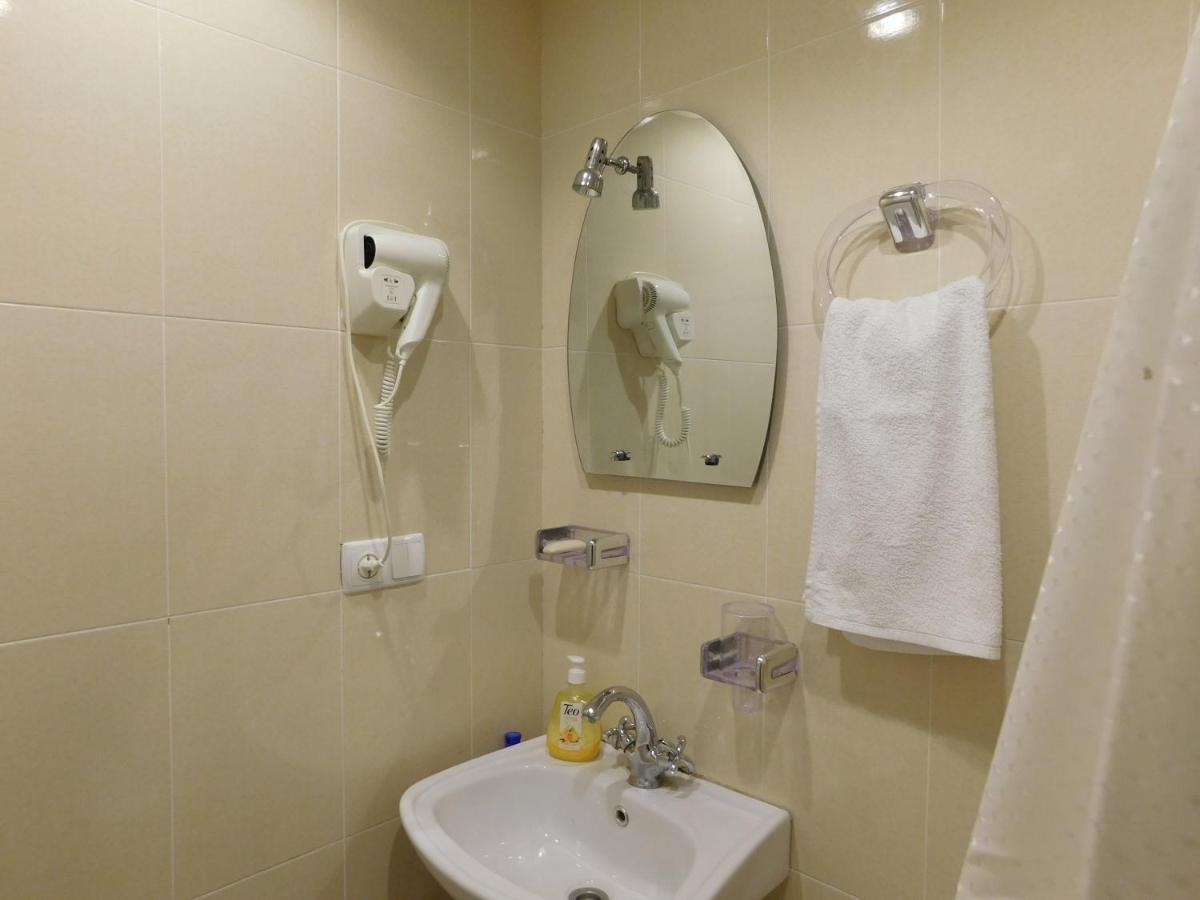 Akaki'S Guesthouse Borjomi Ngoại thất bức ảnh