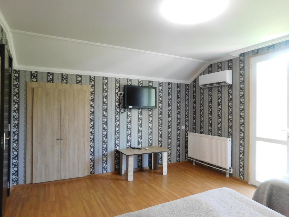 Akaki'S Guesthouse Borjomi Ngoại thất bức ảnh