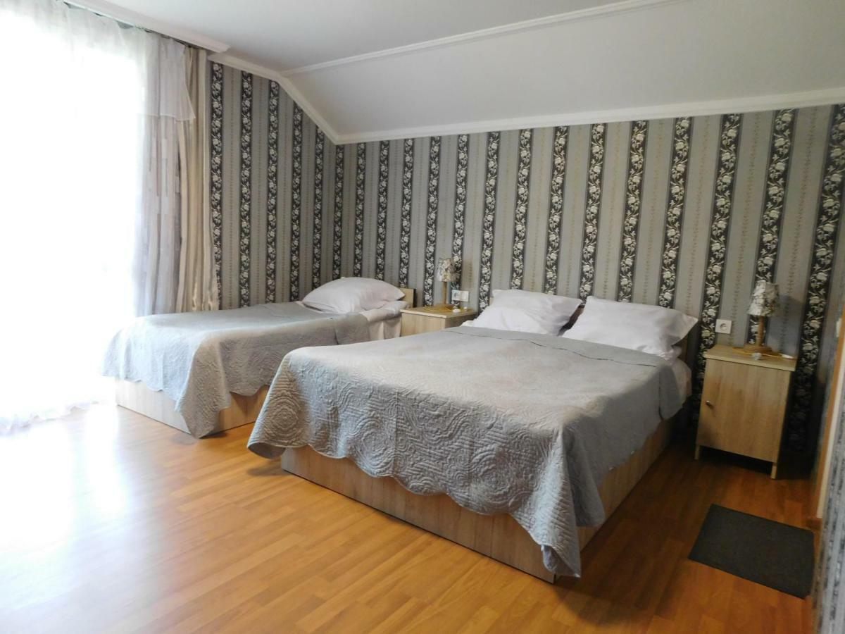 Akaki'S Guesthouse Borjomi Ngoại thất bức ảnh