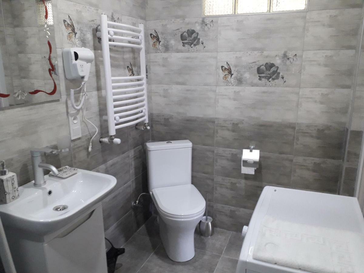 Akaki'S Guesthouse Borjomi Ngoại thất bức ảnh