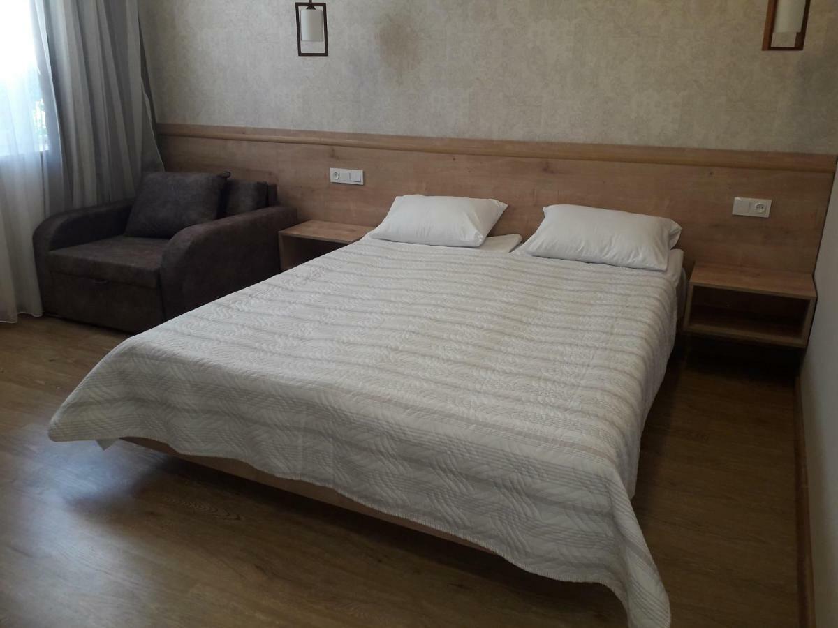 Akaki'S Guesthouse Borjomi Ngoại thất bức ảnh